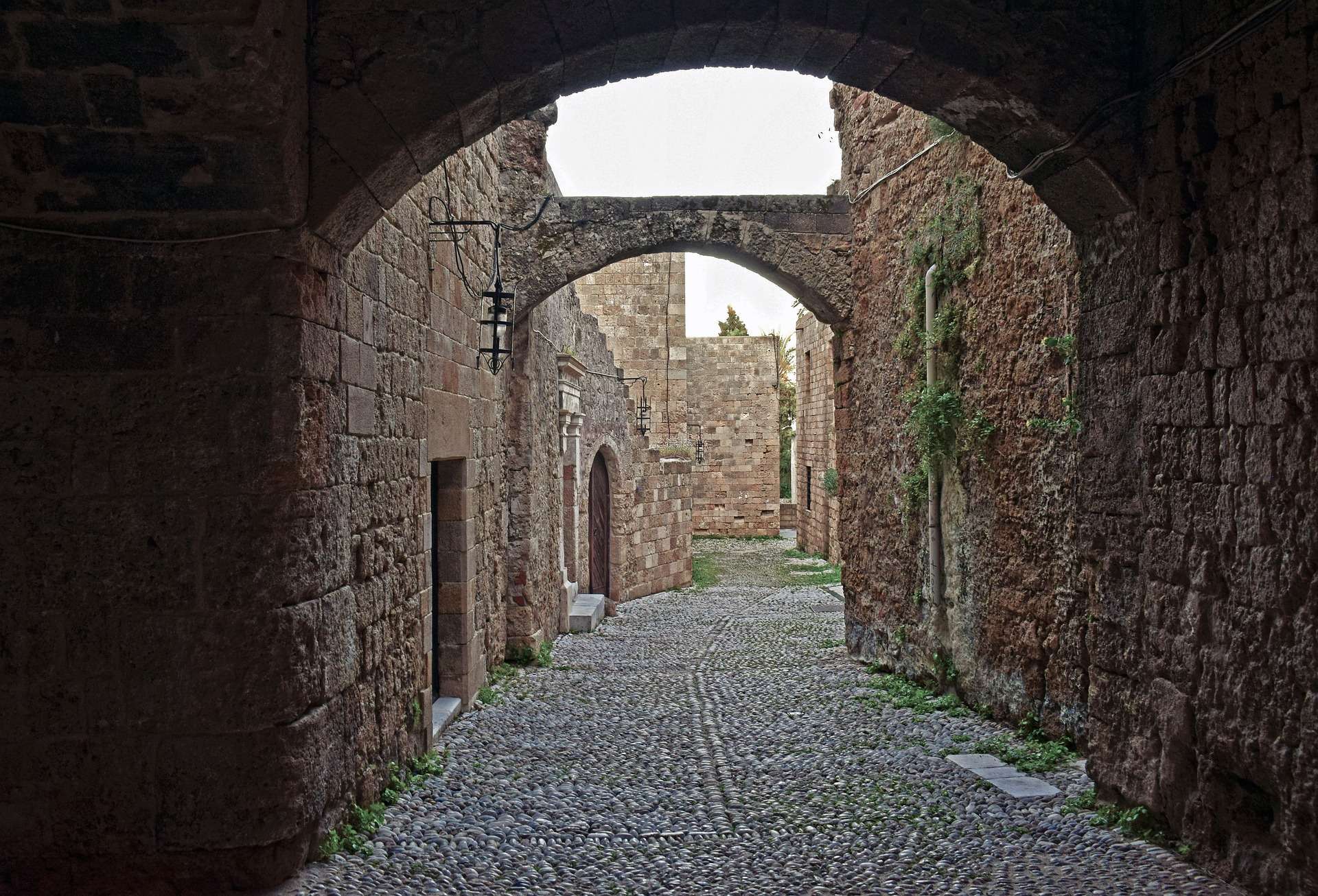 location de voitures Rhodes Ruelle dans la Vieille Ville