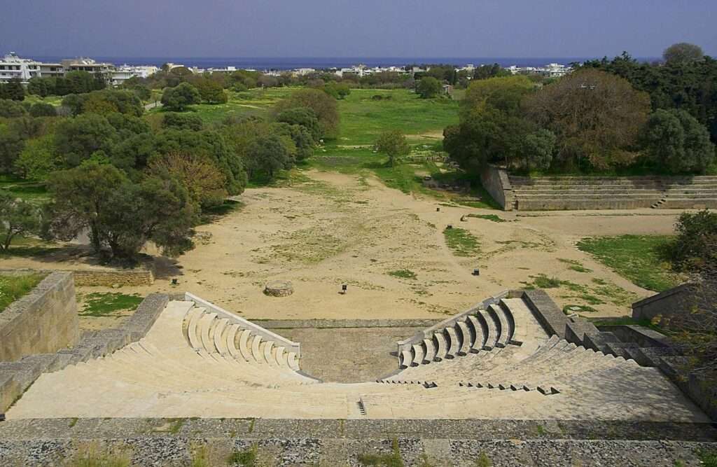 location de voiture Amphithéâtre de l'Acropole de Rhodes